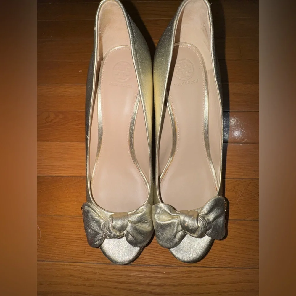 Tory Burch Metallic Gold heels